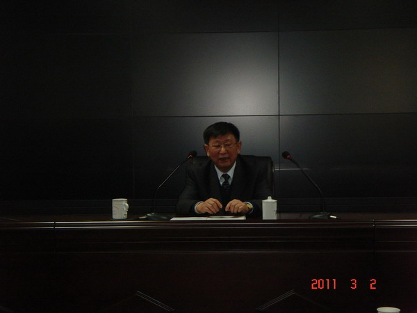 集團董事席華武總經(jīng)理、王重樂副總經(jīng)理，集團書記張正山親臨培訓現(xiàn)場為大家授課